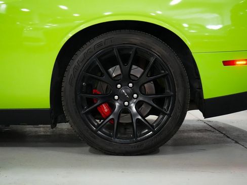 Used 2015 Dodge Challenger SRT Hellcat image 32