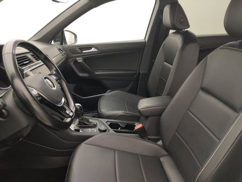 Used 2021 Volkswagen Tiguan SE R-Line image 17