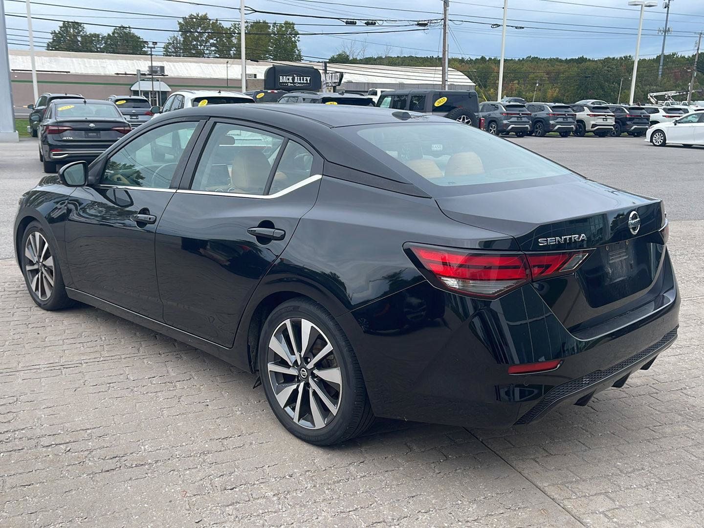 Used 2020 Nissan Sentra SV w/ SV Premium Package FWD image 6