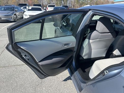 Used 2020 Toyota Corolla LE image 23