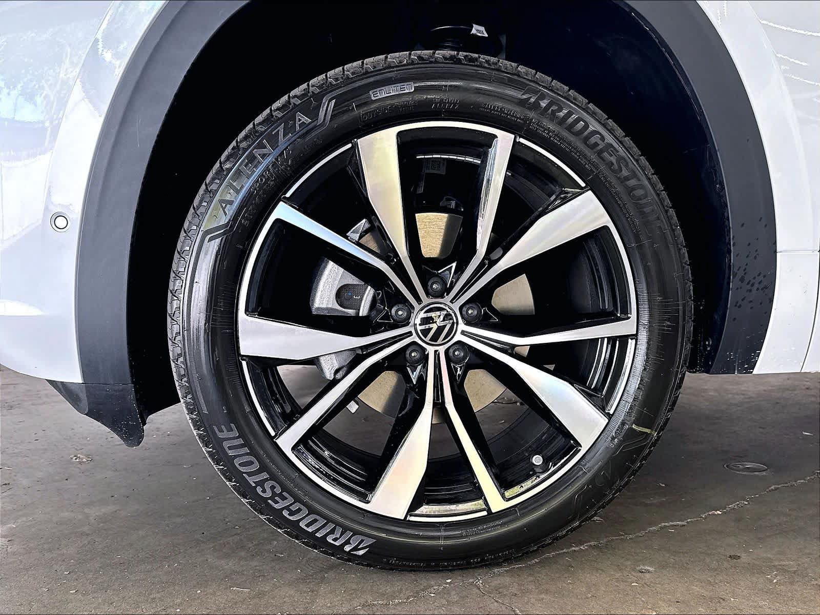 New 2026 Volkswagen Atlas Cross Sport SEL Premium R-Line AWD/4WD image 13
