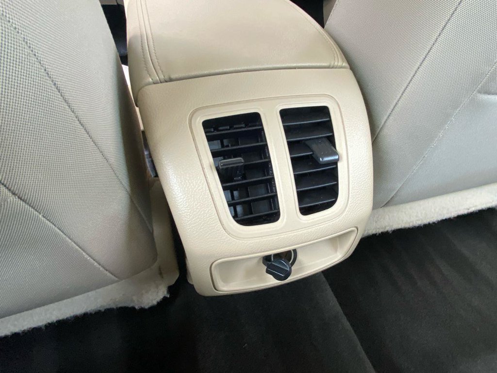 Used 2017 Ford Taurus SE FWD image 41