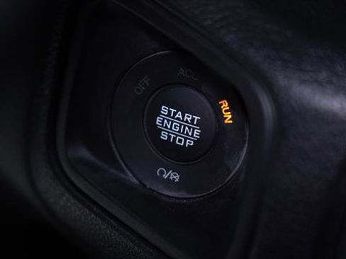 Used 2025 Jeep Gladiator Sport image 47