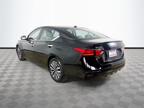 Used 2023 Nissan Altima 2.5 SV FWD image 5