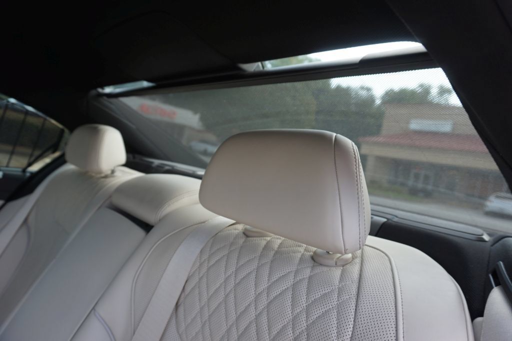Used 2019 BMW 750i w/ Executive Package RWD image 23
