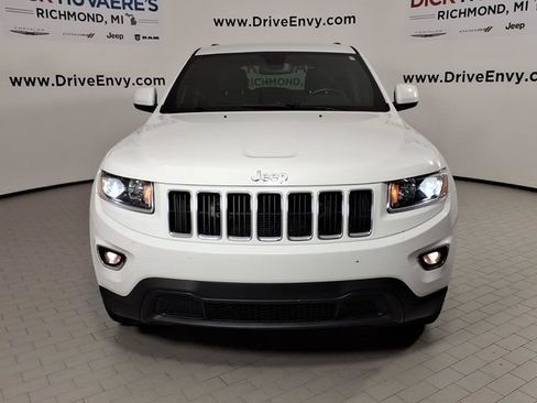 Used 2016 Jeep Grand Cherokee Laredo AWD/4WD image 2