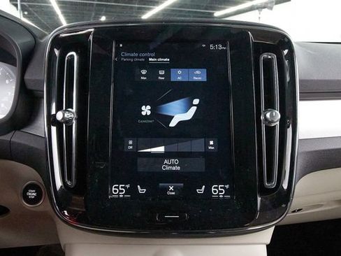 Used 2019 Volvo XC40 T5 Momentum AWD/4WD image 13