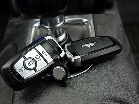 Used 2019 Ford Mustang GT Premium w/ GT Performance Package RWD image 30