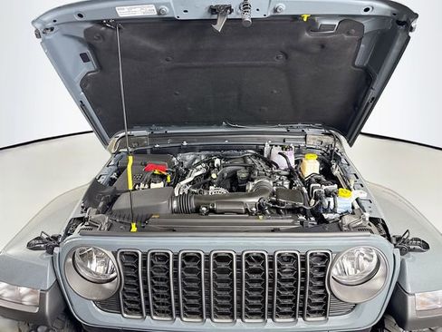 New 2025 Jeep Gladiator Sport image 27