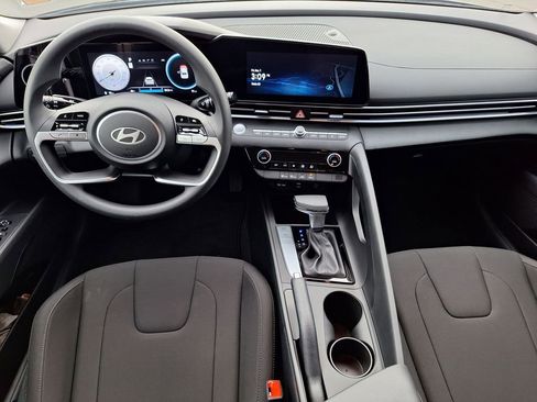 Used 2024 Hyundai Elantra SEL image 13