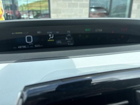Used 2022 Toyota Prius LE AWD/4WD image 3