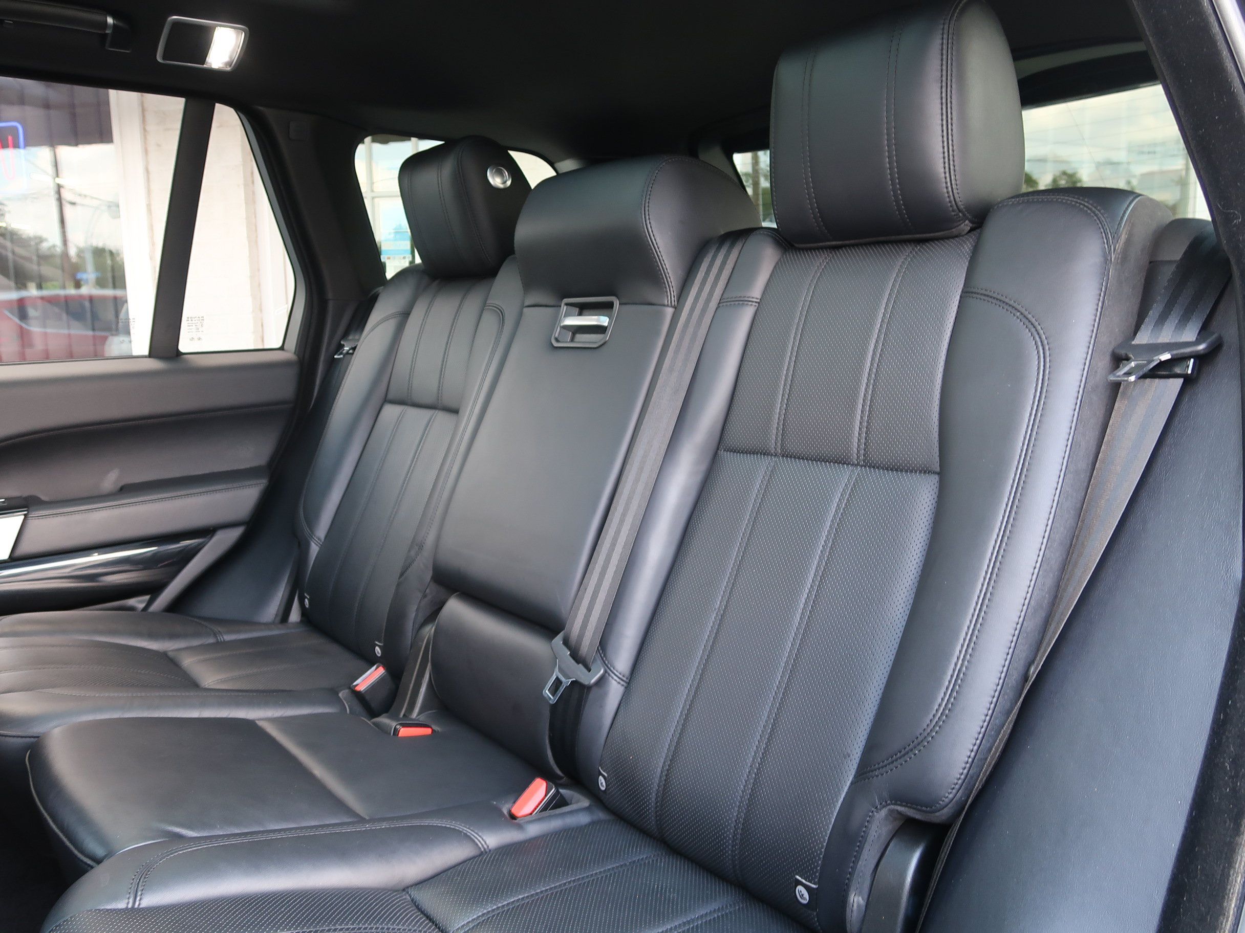 Used 2017 Land Rover Range Rover HSE AWD/4WD image 30