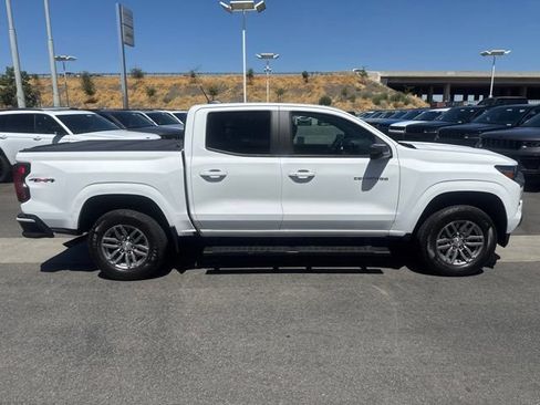 Used 2024 Chevrolet Colorado LT w/ LT Convenience Package II AWD/4WD image 7