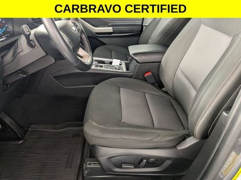 Used 2023 Ford Explorer XLT AWD/4WD image 12