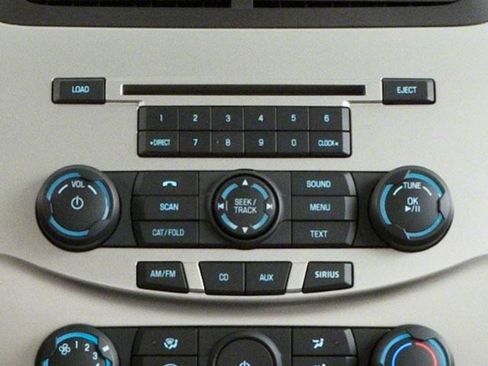 Used 2010 Ford Focus SE FWD image 9