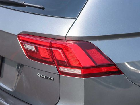 Used 2022 Volkswagen Tiguan SE image 8