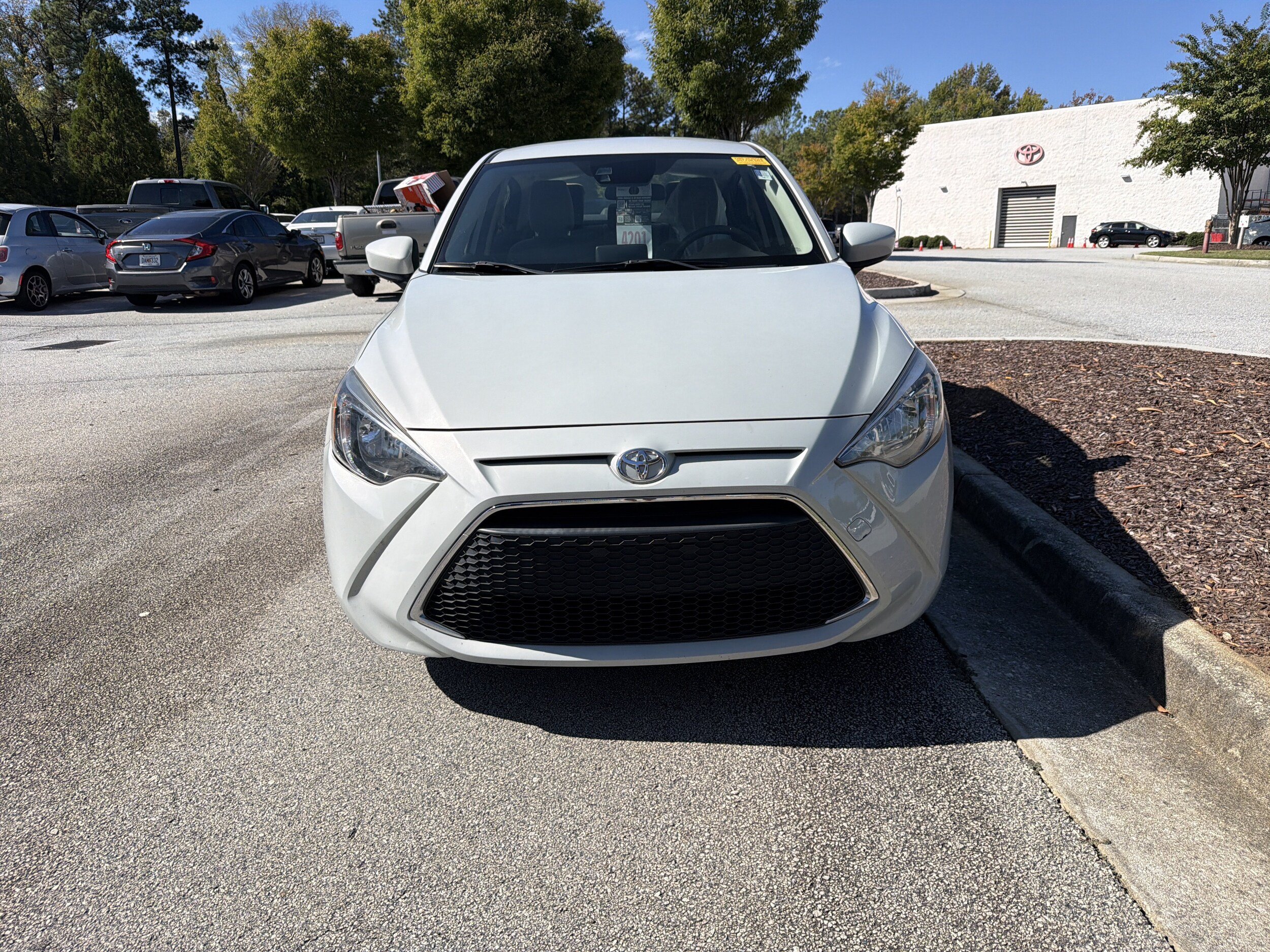 Used 2019 Toyota Yaris L FWD image 2
