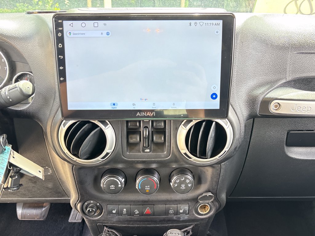 Used 2016 Jeep Wrangler Unlimited Sahara w/ Connectivity Group AWD/4WD image 24