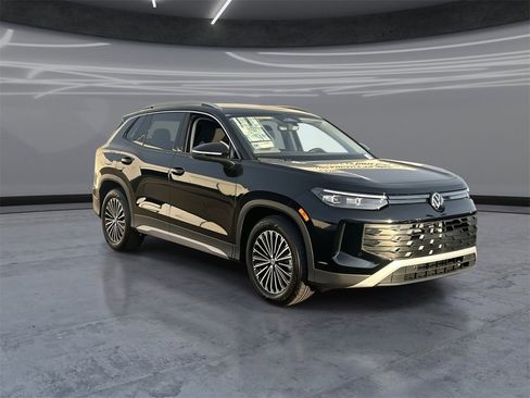 New 2026 Volkswagen Tiguan S image 2