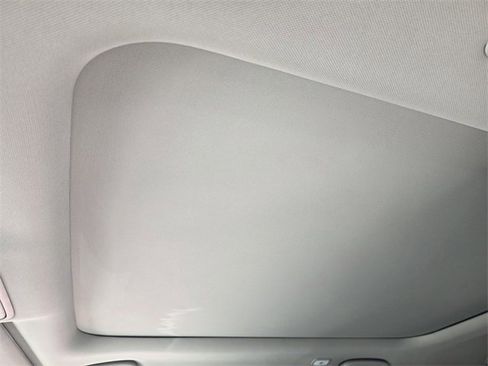 Used 2025 Honda Pilot Touring image 19