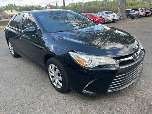 Used 2015 Toyota Camry LE FWD image 13