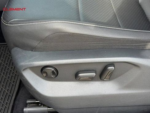 Used 2021 Volkswagen Tiguan SE FWD image 22