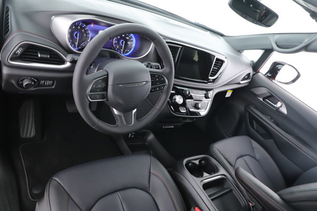 New 2027 Chrysler Pacifica Select FWD image 17
