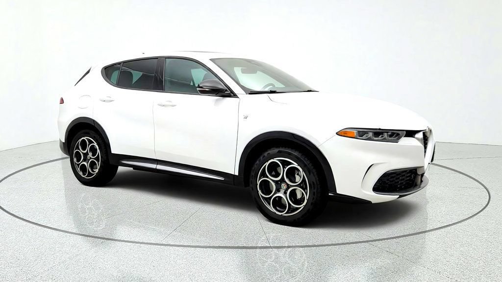 Used 2024 Alfa Romeo Tonale Ti AWD/4WD image 3