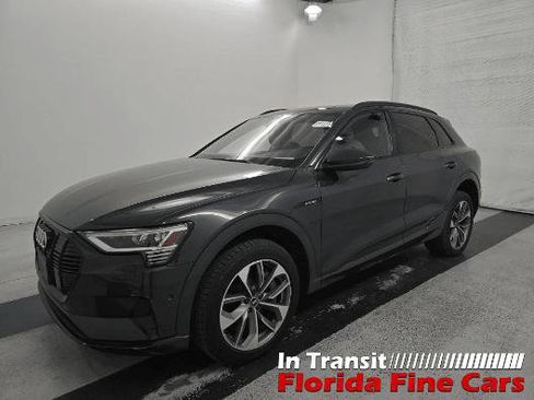 Used 2021 Audi e-tron Premium Plus w/ Premium Plus Package AWD/4WD image 2