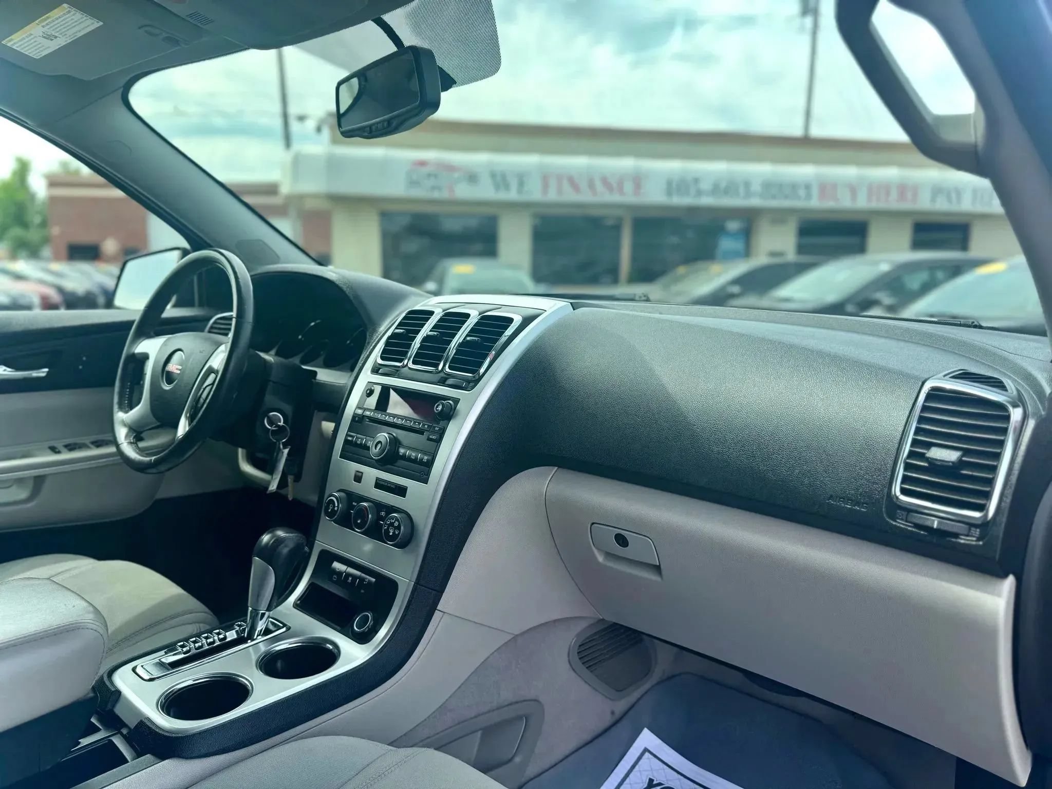 Used 2011 GMC Acadia SLE FWD image 28