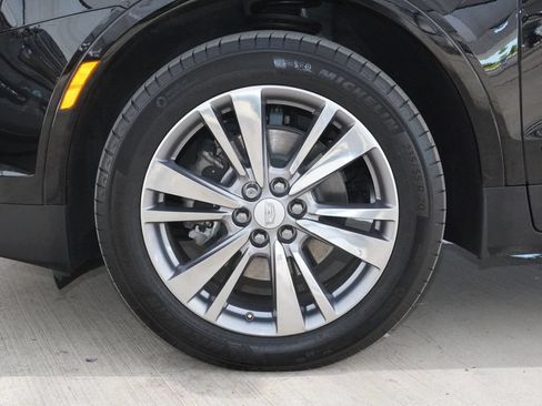 Used 2025 Cadillac XT5 Premium Luxury FWD image 11