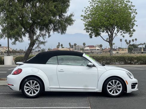Used 2017 Volkswagen Beetle 1.8T SE FWD image 3