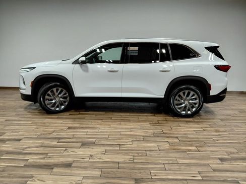 Used 2025 Buick Enclave Preferred image 21