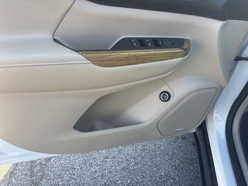 Used 2017 GMC Acadia Denali w/ Technology Package image 15