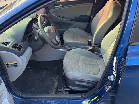 Used 2015 Hyundai Accent GLS FWD image 12