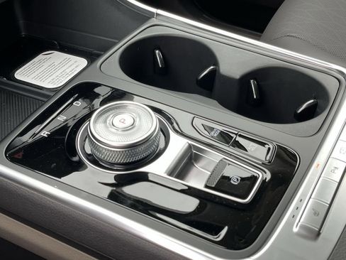 New 2026 Kia Carnival EX FWD image 16
