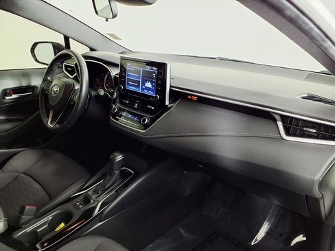 Used 2020 Toyota Corolla Hatchback image 9