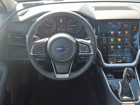 Used 2025 Subaru Outback Premium image 11