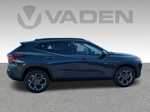 New 2025 Chevrolet Trax LT w/ Driver Confidence Package image 25