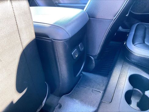 Used 2020 Chevrolet Colorado Z71 w/ Z71 Midnight Edition image 28