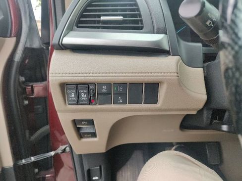 Used 2019 Honda Odyssey EX image 34