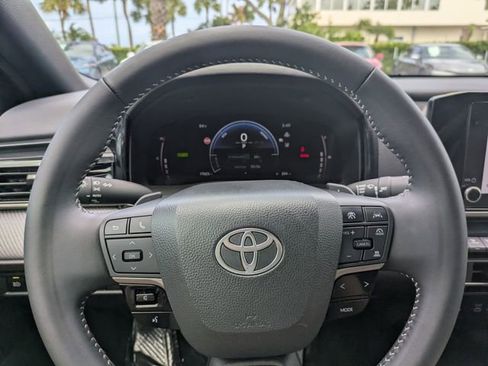 Used 2025 Toyota Camry SE w/ Convenience Package FWD image 26