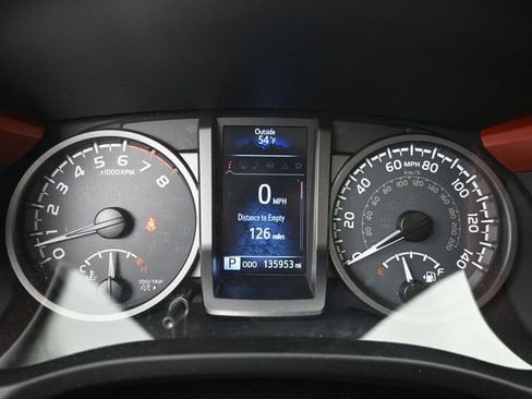 Used 2017 Toyota Tacoma TRD Off-Road w/ Premium & Technology Package image 17