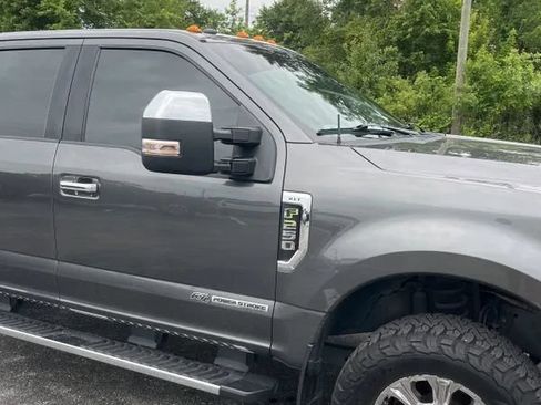 Used 2019 Ford F250 XLT w/ XLT Premium Package AWD/4WD image 14