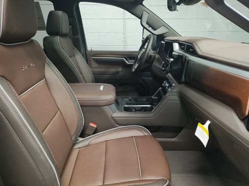 New 2026 GMC Sierra 2500 Denali w/ Denali Reserve Package image 7