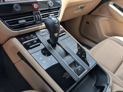 New 2025 Porsche Macan image 16
