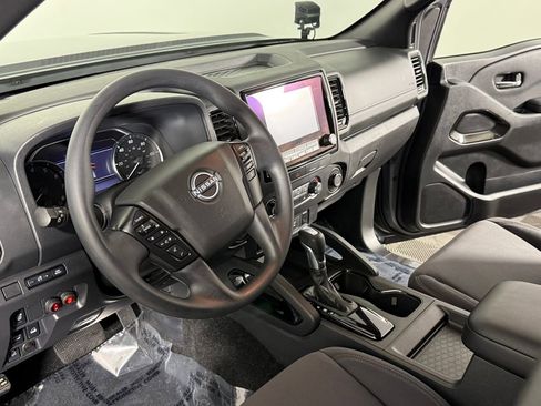 Used 2023 Nissan Frontier SV w/ Midnight Edition Package image 13