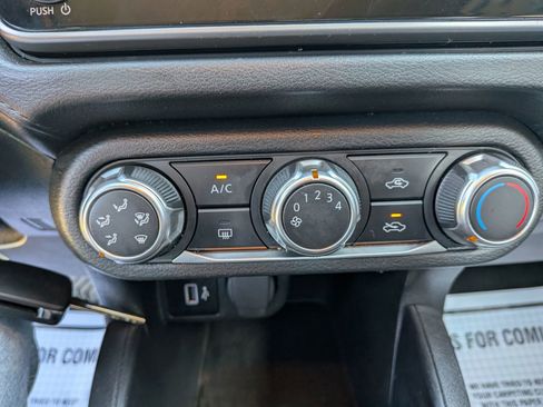 Used 2025 Nissan Versa S image 44