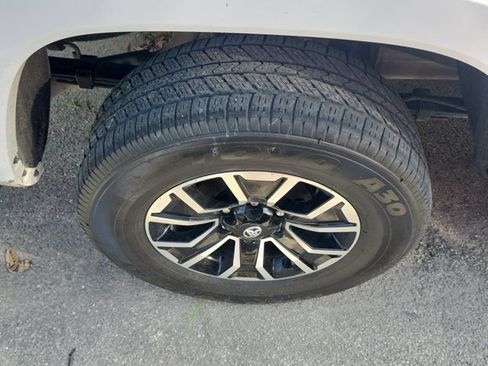 Used 2021 Toyota Tacoma TRD Sport RWD image 4