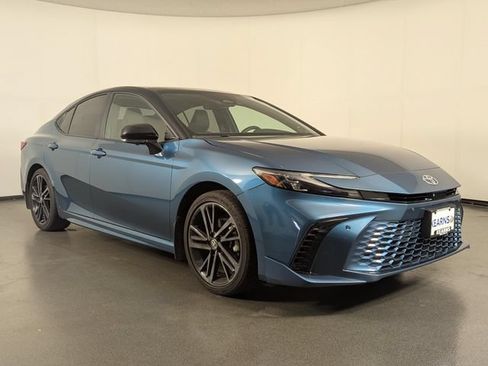 Used 2025 Toyota Camry XSE AWD/4WD image 2
